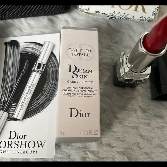Dior Makeup Gift Set - Picture 4 of 6